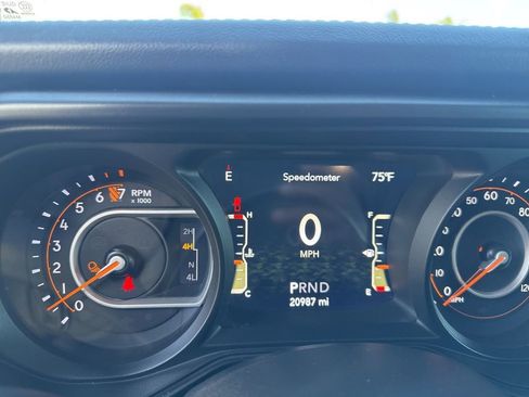 Used 2024 Jeep Gladiator Mojave w/ Convenience Group AWD/4WD image 23