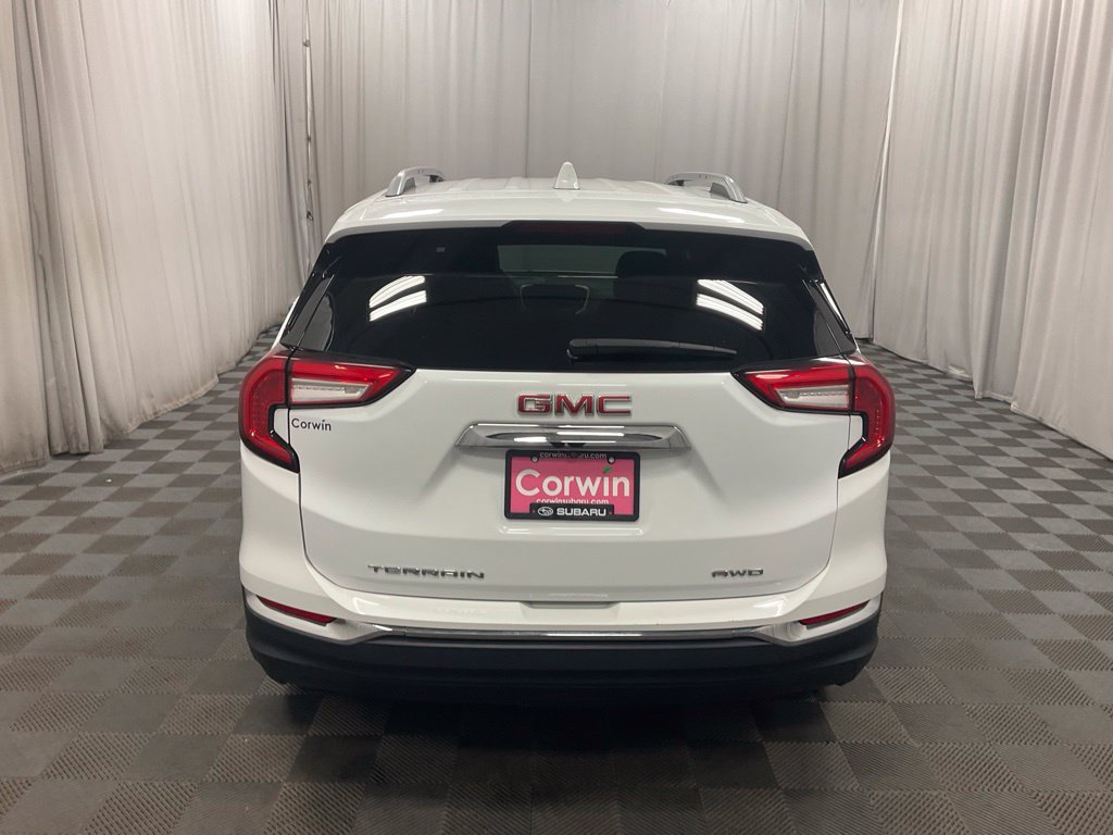 Used 2024 GMC Terrain SLT AWD/4WD image 10