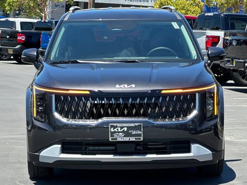 New 2026 Kia Carnival EX FWD image 9