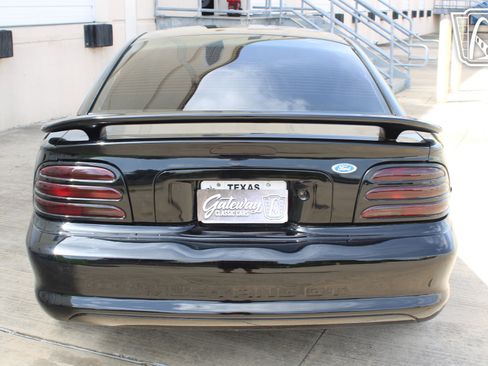 Used 1994 Ford Mustang GT RWD image 12