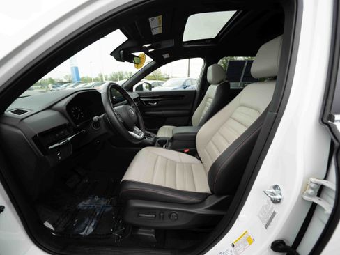Used 2025 Honda CR-V Sport Touring image 9