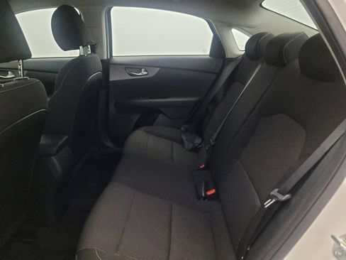 Used 2020 Kia Forte LXS FWD image 18