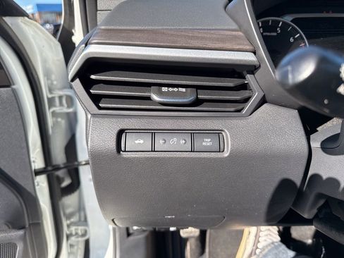 Used 2025 Nissan Altima 2.5 SV FWD image 23