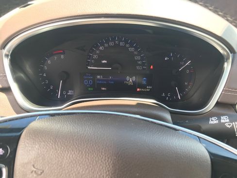 Used 2016 Cadillac SRX Luxury w/ Driver Awareness Package AWD/4WD image 3