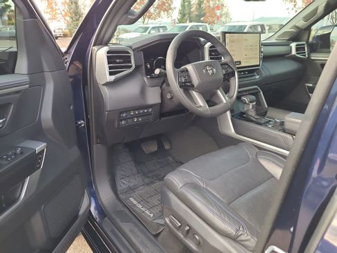 Used 2025 Toyota Sequoia Platinum image 10