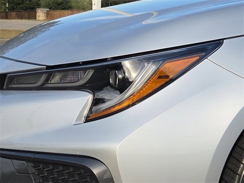 Used 2022 Toyota Corolla SE image 4