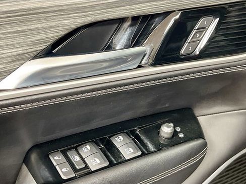 Used 2022 Jeep Wagoneer Series III w/ Flexible Seating Group image 18