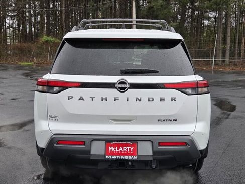New 2026 Nissan Pathfinder Platinum FWD image 8