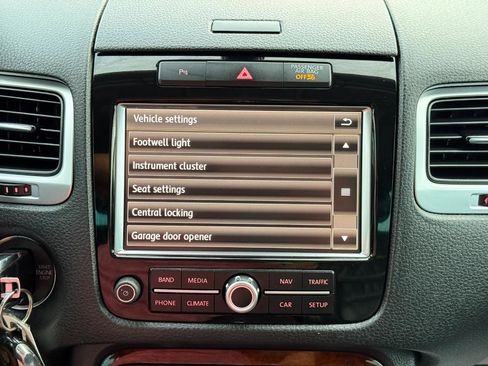 Used 2012 Volkswagen Touareg VR6 AWD/4WD image 64