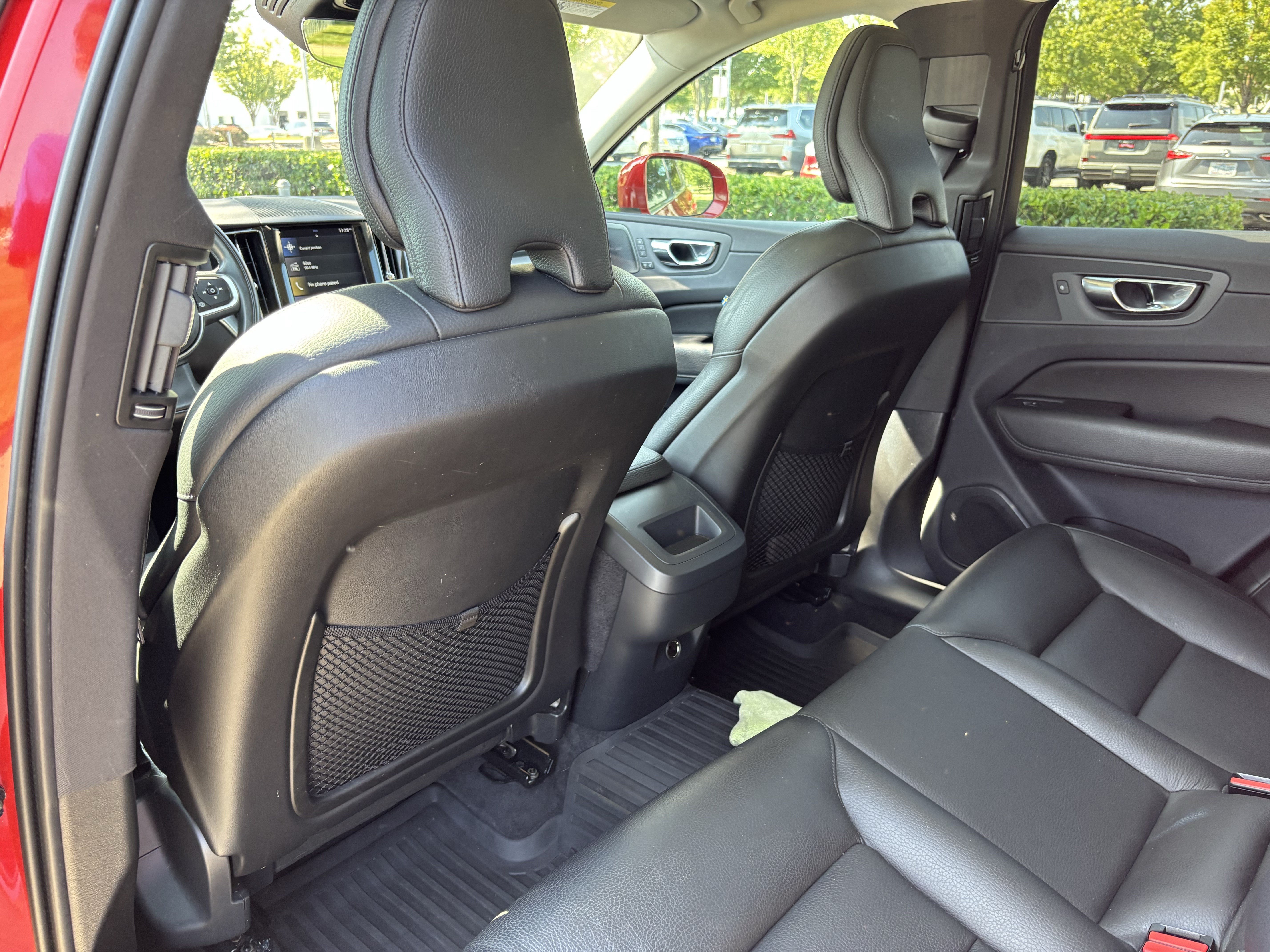 Used 2019 Volvo XC60 T5 Momentum w/ Multimedia Package FWD image 19