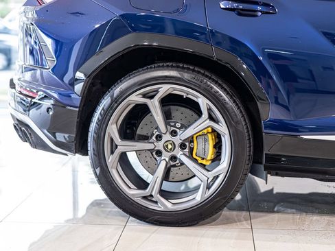 Used 2020 Lamborghini Urus AWD/4WD image 11