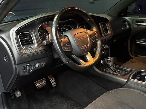 Used 2020 Dodge Charger Scat Pack w/ Dynamics Package RWD image 8