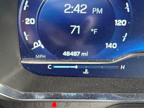 Used 2024 Chevrolet Suburban LT image 26