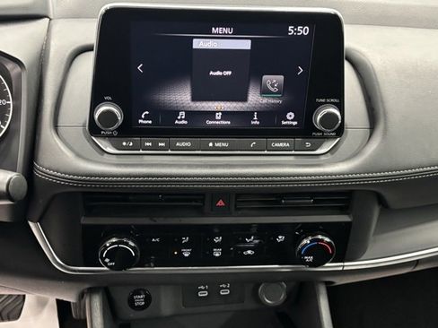 Used 2024 Nissan Rogue S image 21