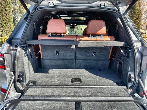 Used 2023 BMW X7 M60i w/ Executive Package image 18