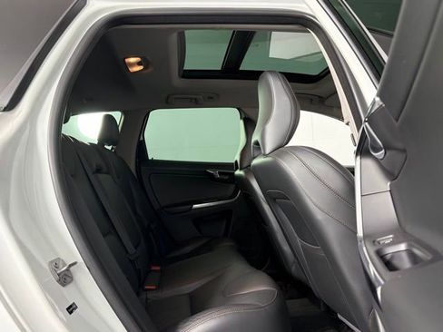 Used 2017 Volvo XC60 T6 Dynamic w/ Advanced Package image 30