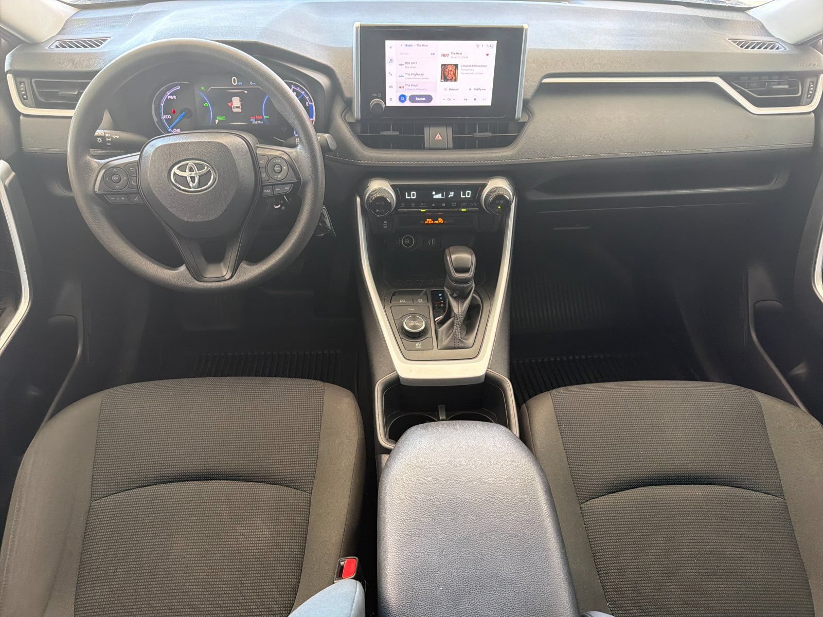 Used 2024 Toyota RAV4 LE AWD/4WD image 14