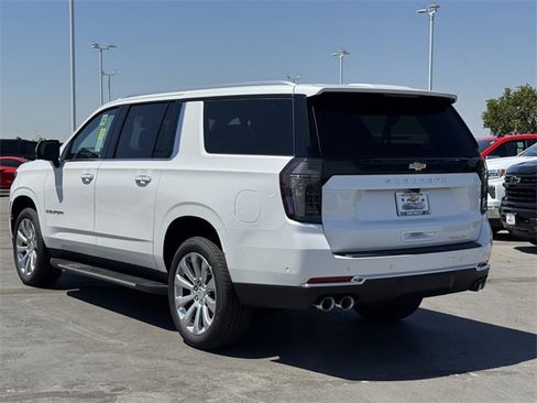 New 2025 Chevrolet Suburban Premier image 3