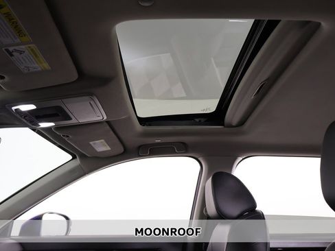 Used 2025 Honda CR-V EX-L image 3