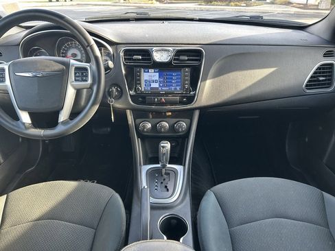 Used 2011 Chrysler 200 Touring image 10