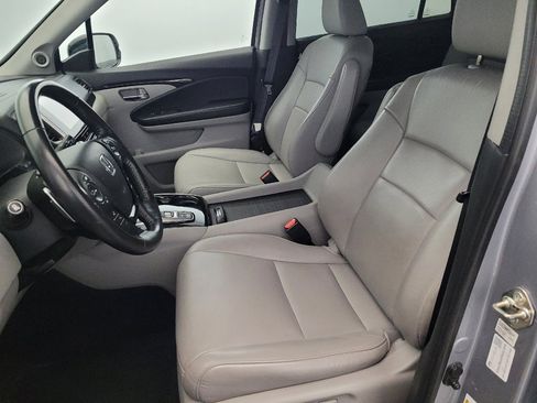 Used 2018 Honda Pilot Touring image 17