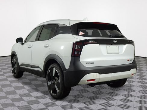 New 2026 Nissan Kicks SR w/ SR Premium Package image 5