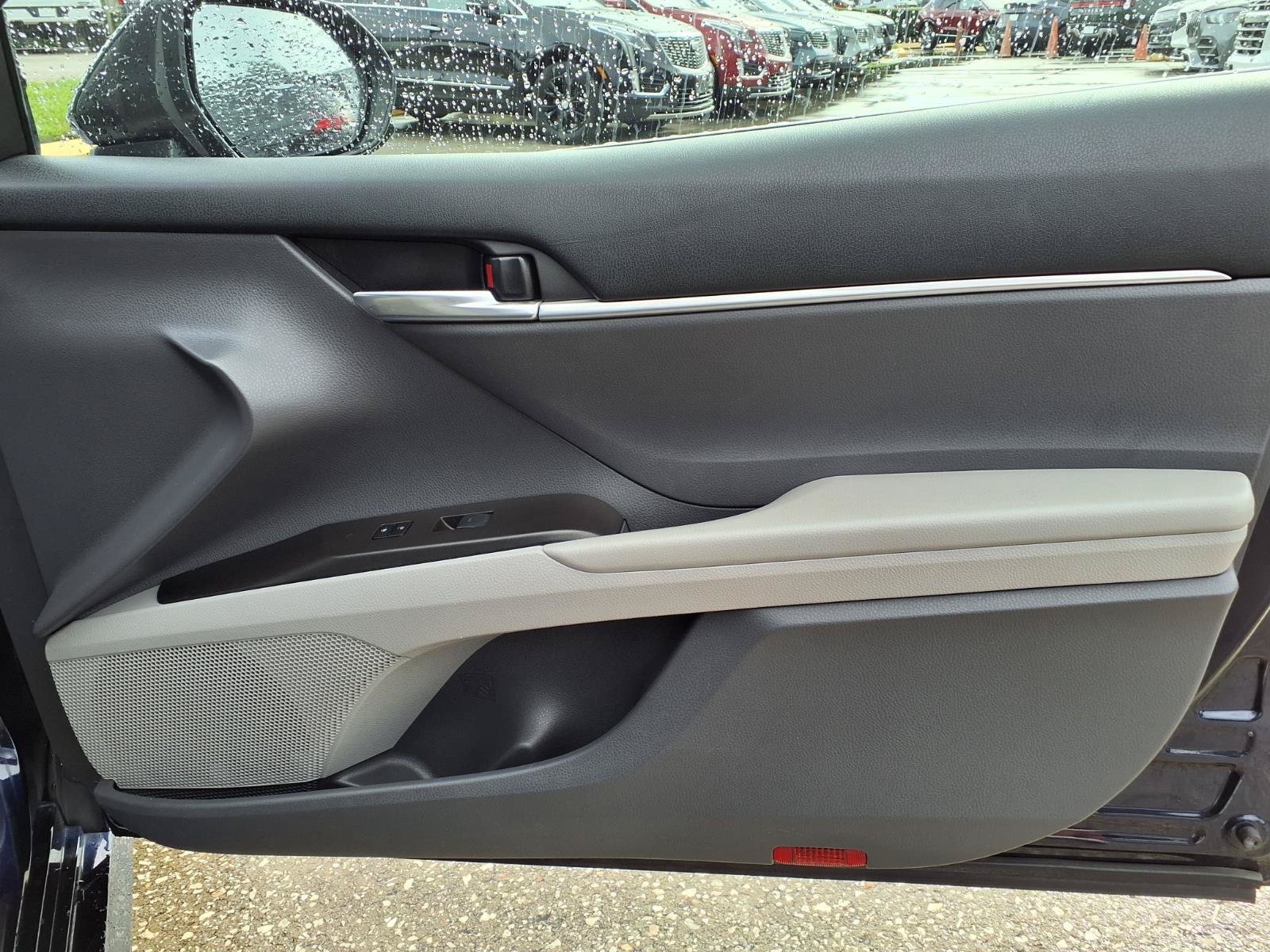 Used 2022 Toyota Camry LE FWD image 10