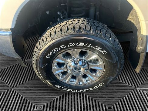 Used 2017 Ford F250 Lariat w/ Chrome Package image 14