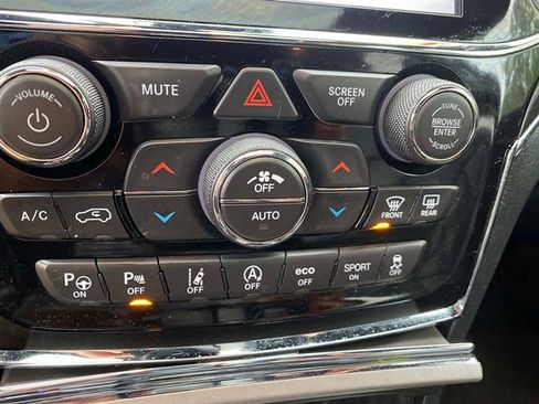 Used 2020 Jeep Grand Cherokee Limited image 14