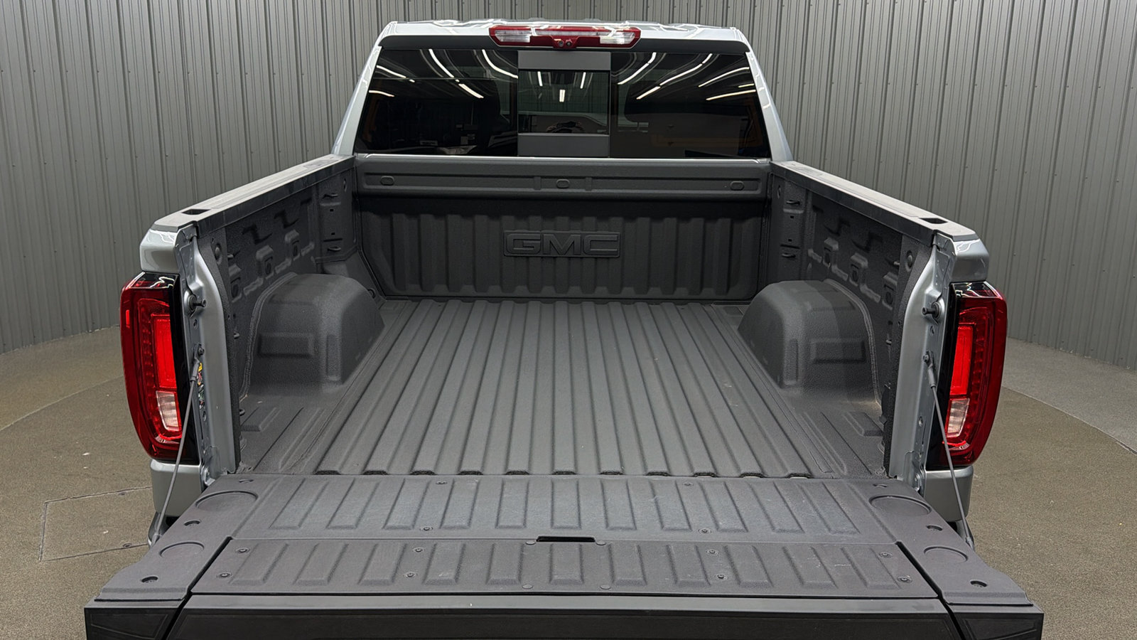 Used 2026 GMC Sierra 1500 AT4 w/ AT4 Premium Package AWD/4WD image 17