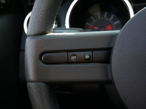 Used 2006 Ford Mustang Premium RWD image 19