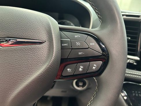 Used 2022 Chrysler Pacifica Touring-L w/ S Appearance Package FWD image 24