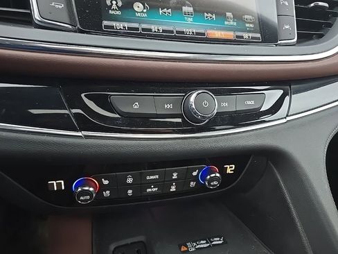 Used 2018 Buick Enclave Avenir w/ Avenir Technology Package AWD/4WD image 16