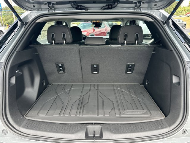 New 2027 Chevrolet Bolt LT w/ Comfort Package FWD image 18