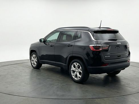 Used 2025 Jeep Compass Latitude image 6