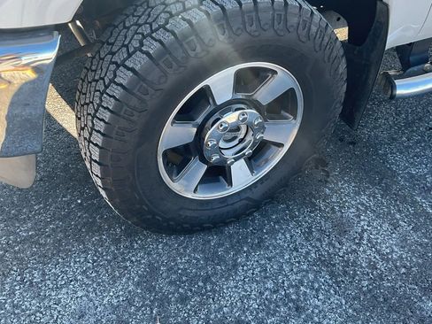 Used 2016 Ford F250 Lariat image 9