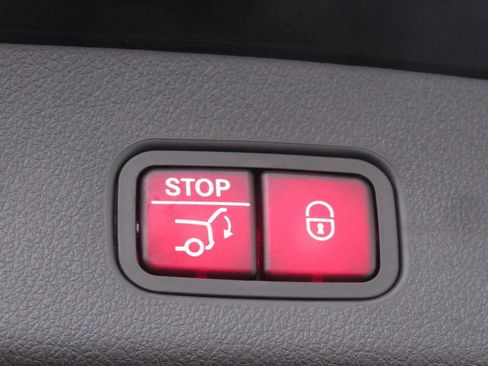 New 2026 Mercedes-Benz GLC 300 4MATIC image 23