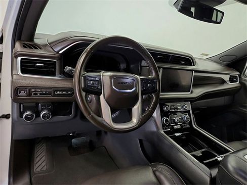Used 2023 GMC Yukon Denali image 17