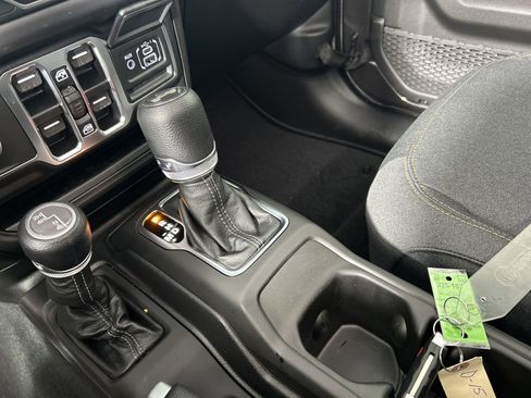 New 2025 Jeep Wrangler Sahara w/ Technology Group image 23