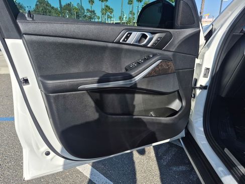 Used 2022 BMW X5 sDrive40i w/ Premium Package image 10