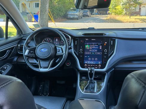 Used 2022 Subaru Outback Limited image 3