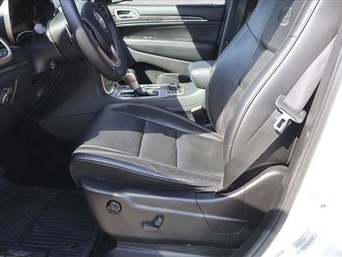 Used 2017 Jeep Grand Cherokee Overland image 11