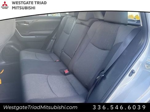 Used 2021 Toyota RAV4 XLE FWD image 22