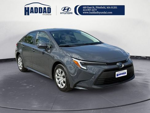 Used 2025 Toyota Corolla LE FWD image 7