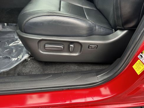 Used 2023 Toyota Tacoma Limited image 14