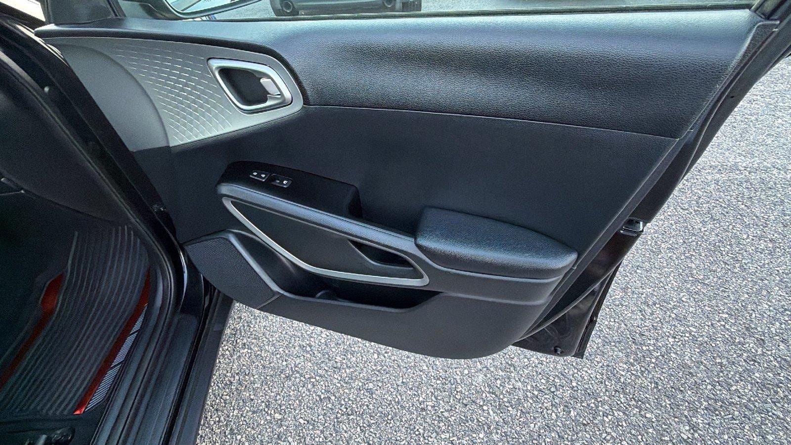 Used 2022 Kia Soul LX FWD image 18
