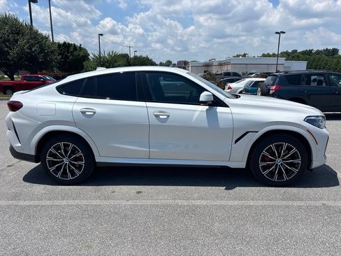 Used 2022 BMW X6 xDrive40i w/ Executive Package AWD/4WD image 2