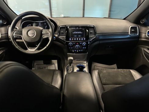 Used 2019 Jeep Grand Cherokee Altitude AWD/4WD image 9