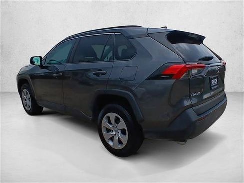 Used 2021 Toyota RAV4 LE FWD image 8