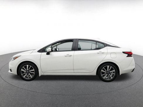 Used 2025 Nissan Versa SV FWD image 4